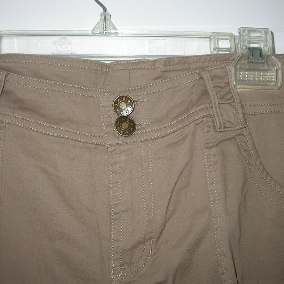 Light Tan Shorts - Picture 4 of 7